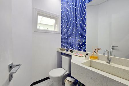 Casa à venda com 300m², 4 quartos e 4 vagas Casa à venda com 300m², 4 quartos e 4 vagasLavabo