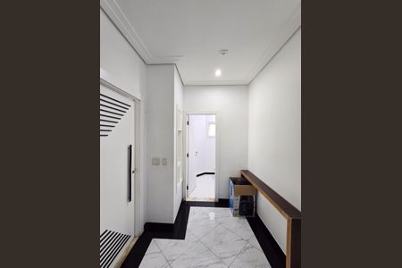 Casa à venda com 300m², 4 quartos e 4 vagas Casa à venda com 300m², 4 quartos e 4 vagasEntrada