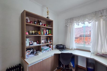 Casa à venda com 300m², 4 quartos e 4 vagas Casa à venda com 300m², 4 quartos e 4 vagasEscritório