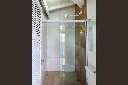 Casa à venda com 300m², 4 quartos e 4 vagas Casa à venda com 300m², 4 quartos e 4 vagasBanheiro Social 2