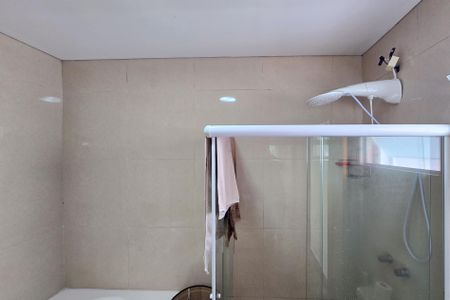 Casa à venda com 300m², 4 quartos e 4 vagas Casa à venda com 300m², 4 quartos e 4 vagasBanheiro - Suíte 3