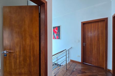 Casa à venda com 300m², 4 quartos e 4 vagas Casa à venda com 300m², 4 quartos e 4 vagasAcesso - Quartos