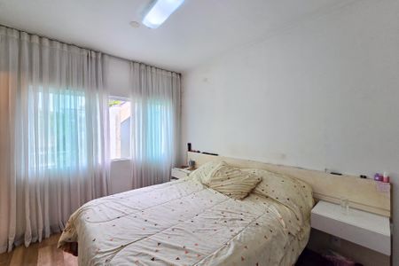 Casa à venda com 300m², 4 quartos e 4 vagas Casa à venda com 300m², 4 quartos e 4 vagasSuíte 3