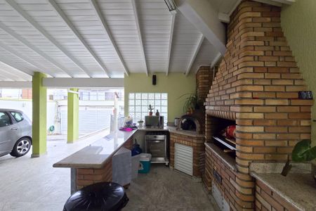 Casa à venda com 300m², 4 quartos e 4 vagas Casa à venda com 300m², 4 quartos e 4 vagasÁrea - Churrasqueira