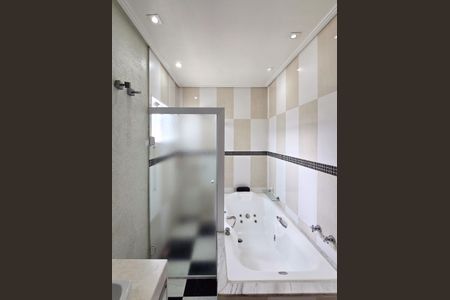 Casa à venda com 300m², 4 quartos e 4 vagas Casa à venda com 300m², 4 quartos e 4 vagasBanheiro - Suíte 1