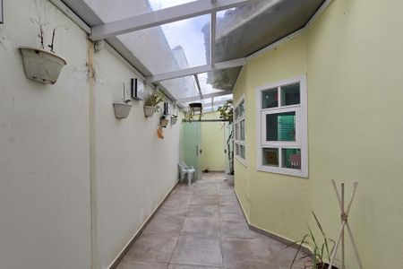 Casa à venda com 300m², 4 quartos e 4 vagas Casa à venda com 300m², 4 quartos e 4 vagasQuintal