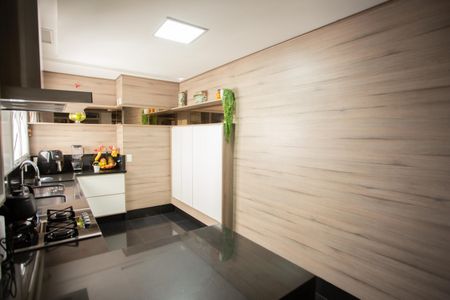 Apartamento à venda com 204m², 3 quartos e 3 vagas Apartamento à venda com 204m², 3 quartos e 3 vagasCOZINHA