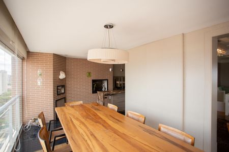 Apartamento à venda com 204m², 3 quartos e 3 vagas Apartamento à venda com 204m², 3 quartos e 3 vagasVARANDA DA SALA