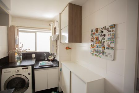 Apartamento à venda com 204m², 3 quartos e 3 vagas Apartamento à venda com 204m², 3 quartos e 3 vagasÁREA DE SERVIÇO