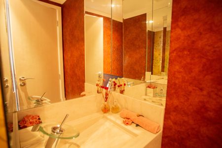 Apartamento à venda com 204m², 3 quartos e 3 vagas Apartamento à venda com 204m², 3 quartos e 3 vagasLAVABO