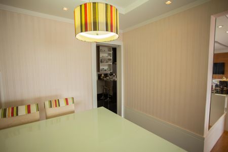 Apartamento à venda com 204m², 3 quartos e 3 vagas Apartamento à venda com 204m², 3 quartos e 3 vagasSALA DE JANTAR