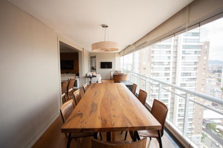 Apartamento à venda com 204m², 3 quartos e 3 vagas Apartamento à venda com 204m², 3 quartos e 3 vagasVARANDA DA SALA