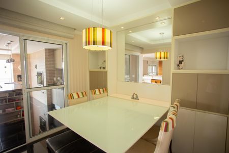 Apartamento à venda com 204m², 3 quartos e 3 vagas Apartamento à venda com 204m², 3 quartos e 3 vagasSALA DE JANTAR