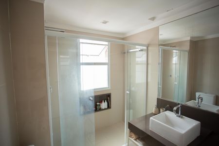 Apartamento à venda com 204m², 3 quartos e 3 vagas Apartamento à venda com 204m², 3 quartos e 3 vagasBANHEIRO DA SUÍTE 1