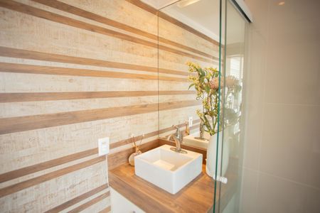 Apartamento à venda com 204m², 3 quartos e 3 vagas Apartamento à venda com 204m², 3 quartos e 3 vagasBANHEIRO DA VARANDA