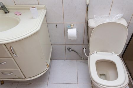 Casa para alugar com 130m², 3 quartos e 2 vagas Casa para alugar com 130m², 3 quartos e 2 vagasBanheiro