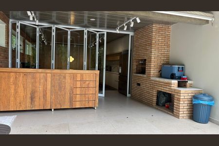 Casa à venda com 360m², 2 quartos e 2 vagas