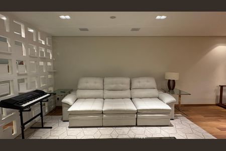 Casa à venda com 360m², 2 quartos e 2 vagas