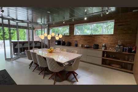 Casa à venda com 360m², 2 quartos e 2 vagas