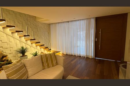 Casa à venda com 360m², 2 quartos e 2 vagas