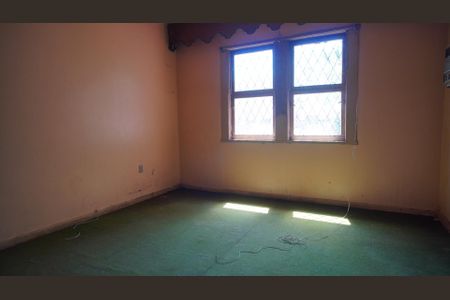 Casa à venda com 858m², 4 quartos e 3 vagas Casa à venda com 858m², 4 quartos e 3 vagasQuarto 1