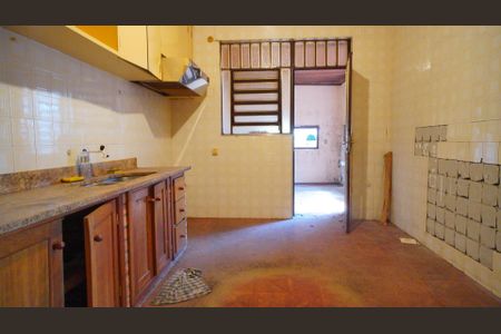 Casa à venda com 858m², 4 quartos e 3 vagas Casa à venda com 858m², 4 quartos e 3 vagasCozinha