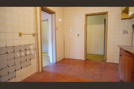 Casa à venda com 858m², 4 quartos e 3 vagas Casa à venda com 858m², 4 quartos e 3 vagasCozinha