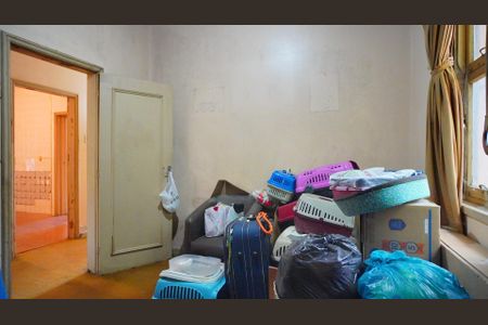 Casa à venda com 858m², 4 quartos e 3 vagas Casa à venda com 858m², 4 quartos e 3 vagasQuarto 3