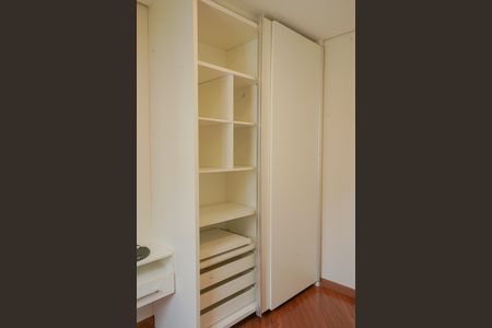 Apartamento para alugar com 74m², 3 quartos e 2 vagasQuarto 1 - Armários