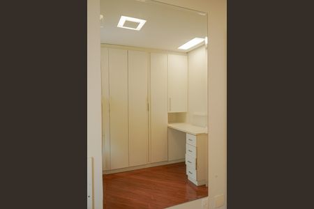 Apartamento para alugar com 74m², 3 quartos e 2 vagasQuarto 2 detalhes