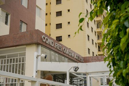 Apartamento para alugar com 74m², 3 quartos e 2 vagasFachada