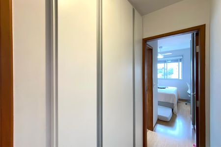 Apartamento à venda com 80m², 2 quartos e 2 vagasCorredor