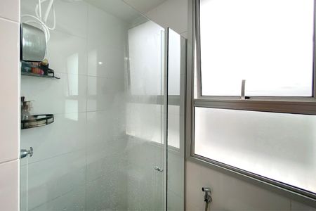 Apartamento à venda com 80m², 2 quartos e 2 vagasBanheiro da Suíte 1