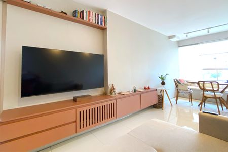 Apartamento à venda com 80m², 2 quartos e 2 vagasSala