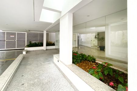 Apartamento à venda com 80m², 2 quartos e 2 vagasEntrada