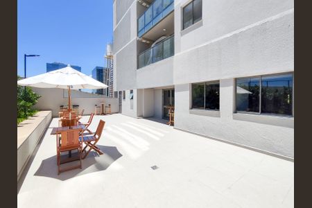 Studio para alugar com 32m², 1 quarto e sem vaga Studio para alugar com 32m², 1 quarto e sem vagaÁrea comum - Piscina