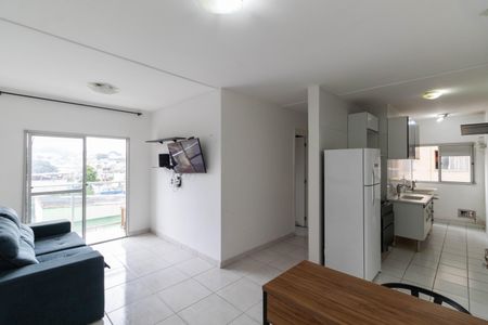 Sala/Cozinha/Área de Serviço  de apartamento à venda com 2 quartos, 56m² em Jardim Santo Antonio, São Paulo