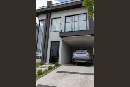 Fachada  de casa de condomínio para alugar com 3 quartos, 358m² em Suru, Barueri