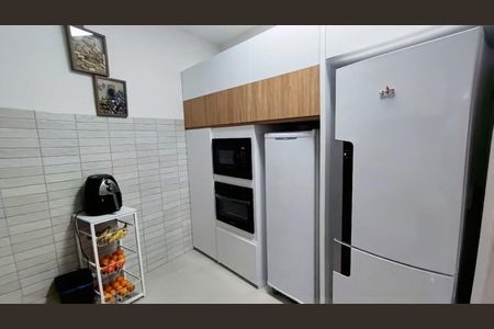 Cozinha  de apartamento para alugar com 2 quartos, 70m² em Tristeza, Porto Alegre