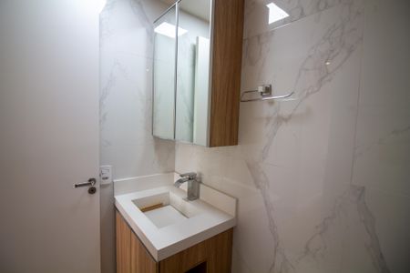 Apartamento à venda com 55m², 2 quartos e 1 vaga Apartamento à venda com 55m², 2 quartos e 1 vagaBanheiro da Suíte