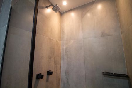 Apartamento à venda com 55m², 2 quartos e 1 vaga Apartamento à venda com 55m², 2 quartos e 1 vagaBanheiro