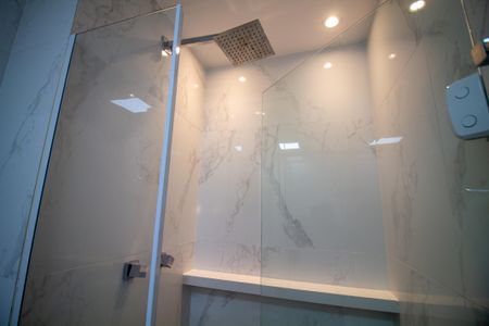 Apartamento à venda com 55m², 2 quartos e 1 vaga Apartamento à venda com 55m², 2 quartos e 1 vagaBanheiro da Suíte