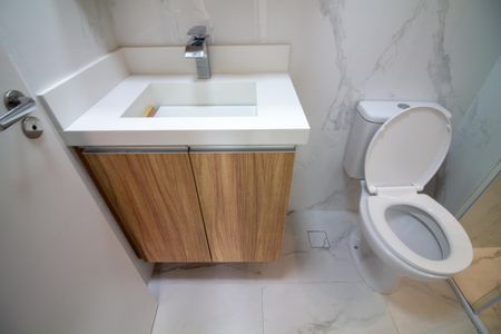 Apartamento à venda com 55m², 2 quartos e 1 vaga Apartamento à venda com 55m², 2 quartos e 1 vagaBanheiro da Suíte