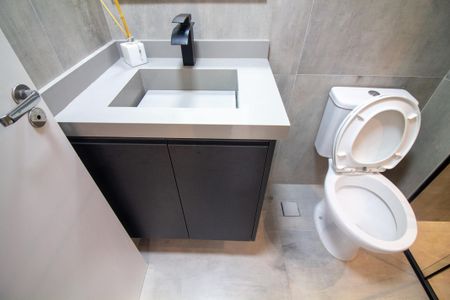 Apartamento à venda com 55m², 2 quartos e 1 vaga Apartamento à venda com 55m², 2 quartos e 1 vagaBanheiro