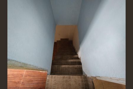 Casa para alugar com 70m², 3 quartos e sem vagaEscada 