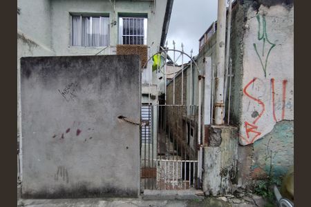 Fachada  de casa para alugar com 3 quartos, 70m² em Parque Bristol, São Paulo