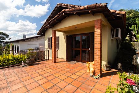 Casa à venda com 208m², 2 quartos e 2 vagasFachada