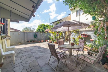 Casa à venda com 208m², 2 quartos e 2 vagasQuintal