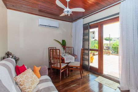 Sala de casa à venda com 2 quartos, 208m² em Nonoai, Porto Alegre