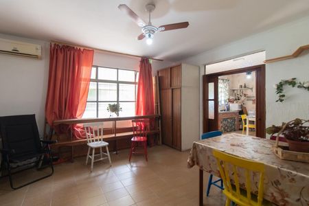 Casa à venda com 208m², 2 quartos e 2 vagasSala - Casa 2